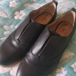 Black flats